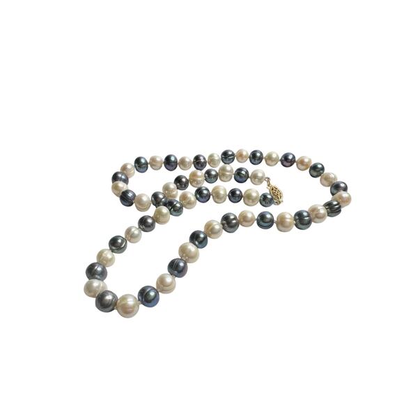 14kt Gold Hand Knotted 7mm Peacock Black (Bluish) & White Pearl Necklace 17" - Picture 9 of 10